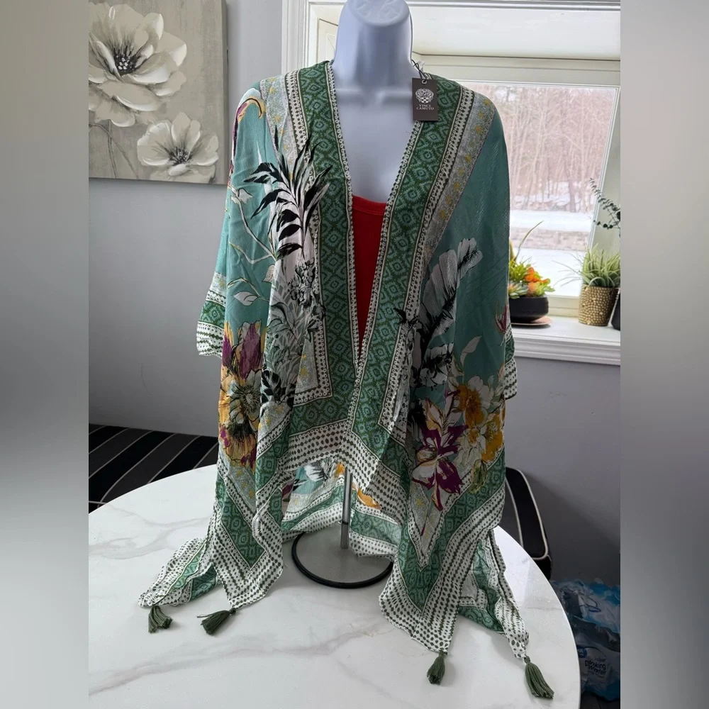Vince Camuto Floral Kimono in Green and Multicolor - Picture 2 of 7